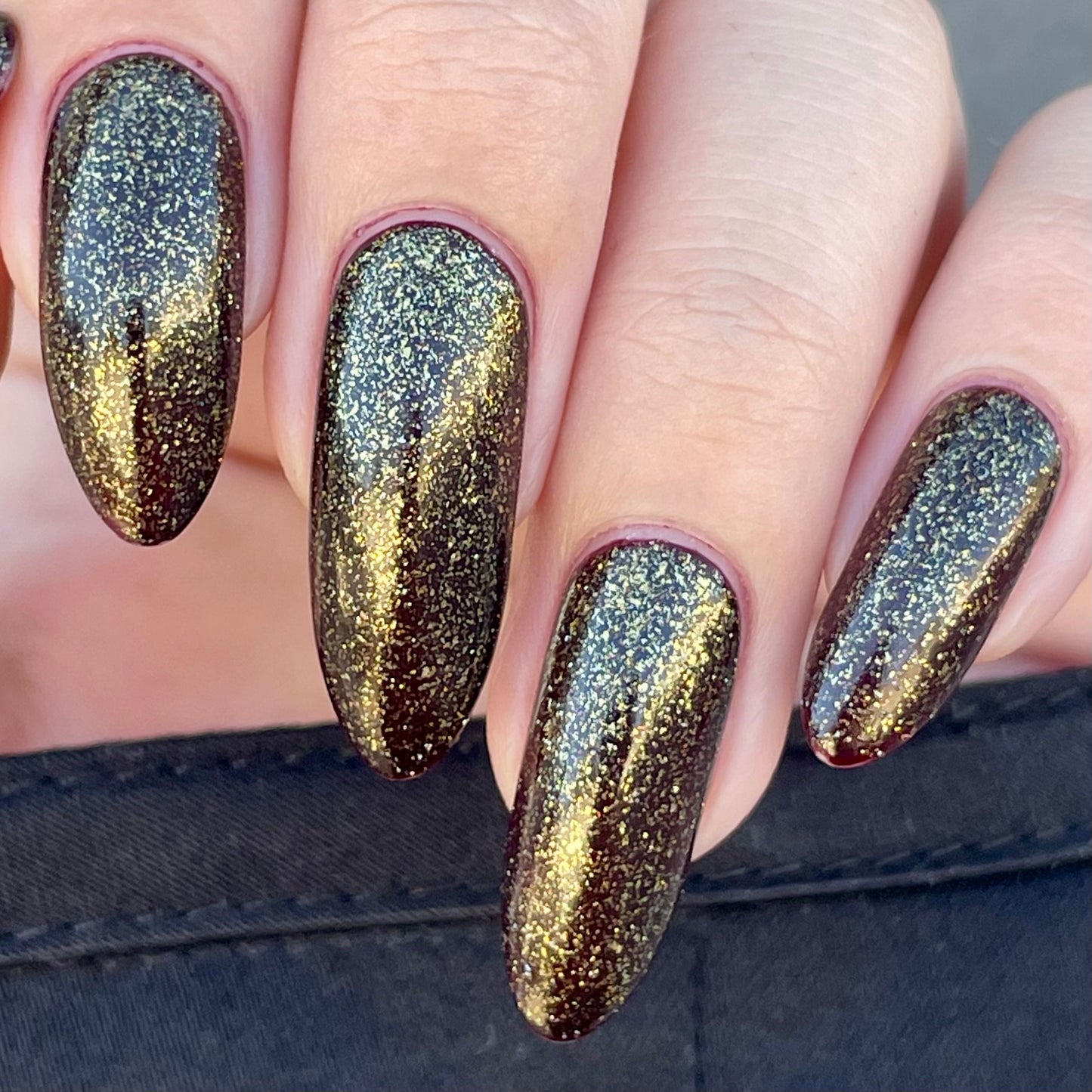 A Gift of Gold (topper)