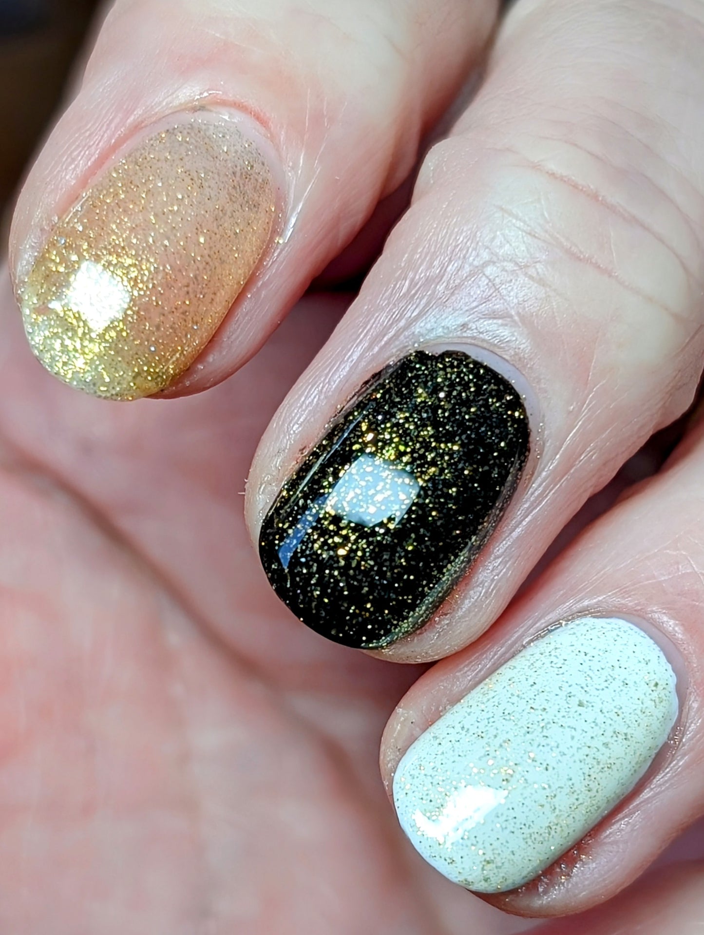 A Gift of Gold (topper)