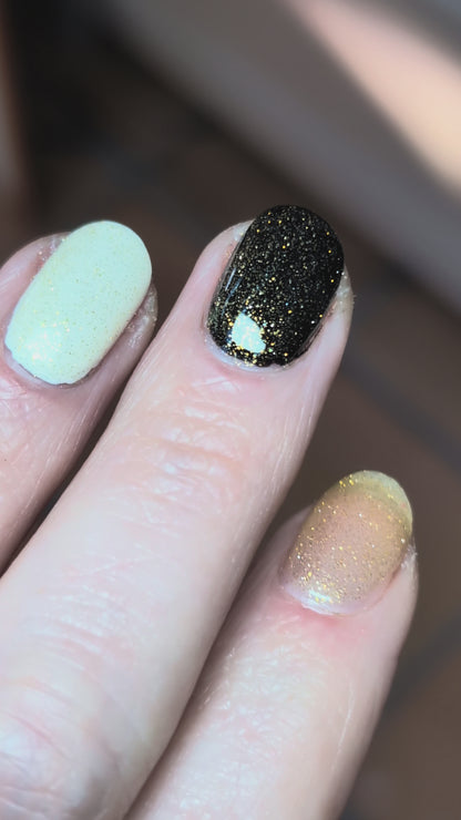 A Gift of Gold (topper)